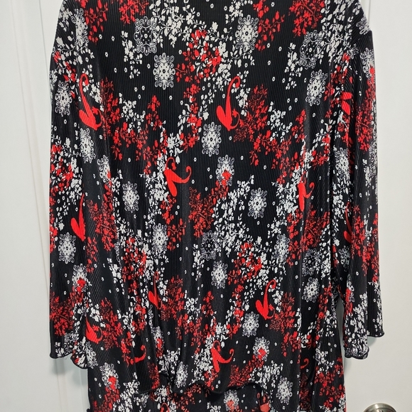 Christopher & Banks.red and black top Sz 2X - Picture 6 of 7